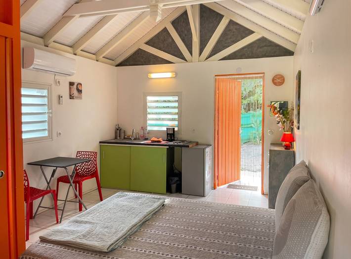 Encantador bungalow en Petit-Bourg con jardín privado in Petit-Bourg, Guadalupe