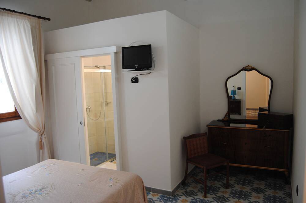 B & b Palazzo Maestro & Corte Maestro rooms in Gallipoli, Gulf of Taranto