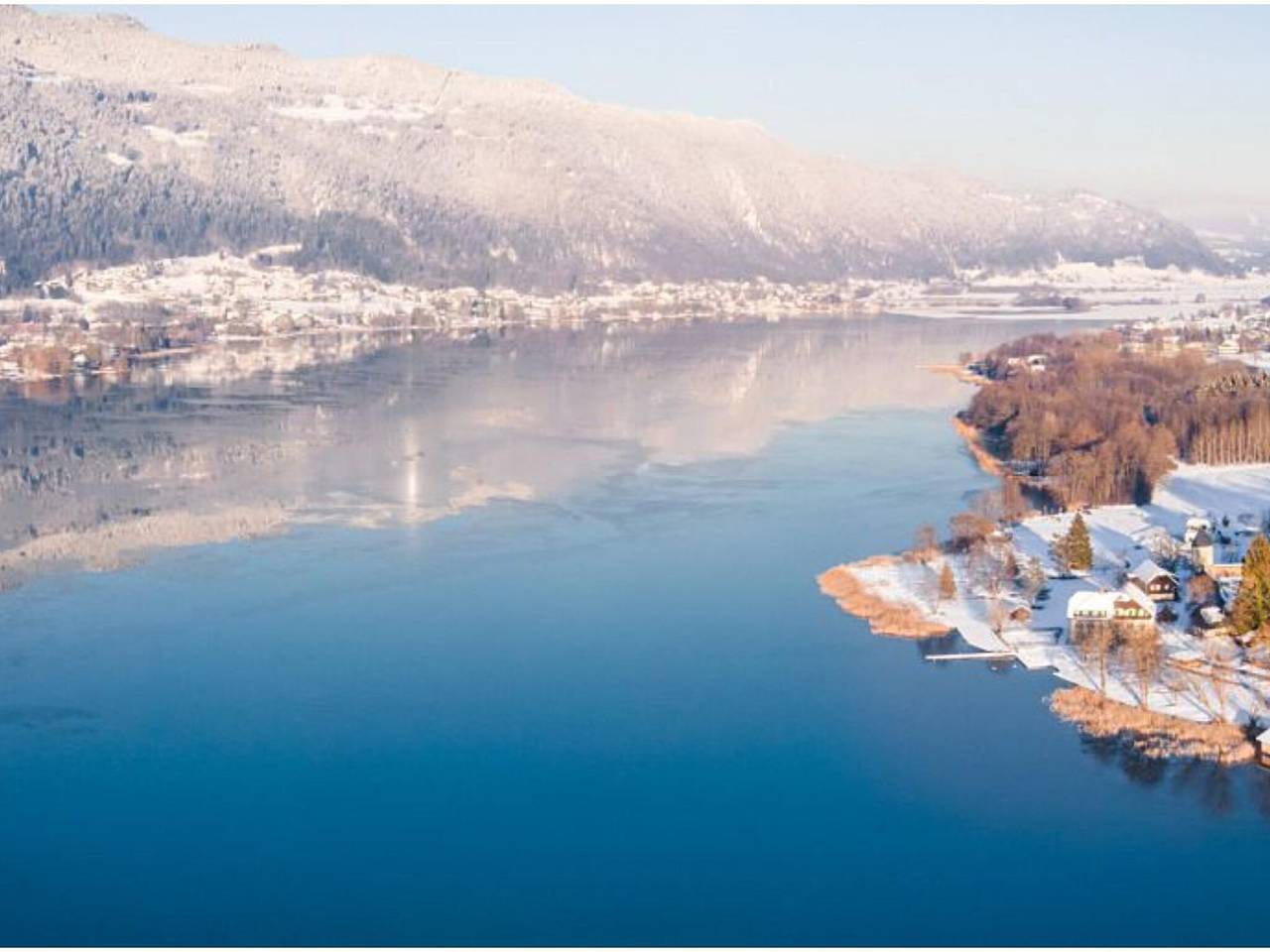 Bungalow am Ossiacher See mit Bergblick in Bodensdorf, Gerlitzen
