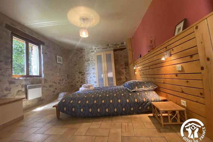 Location de vacances pour 4 personnes, avec jardin à Saint-Laurent-de-Cerdans - 4