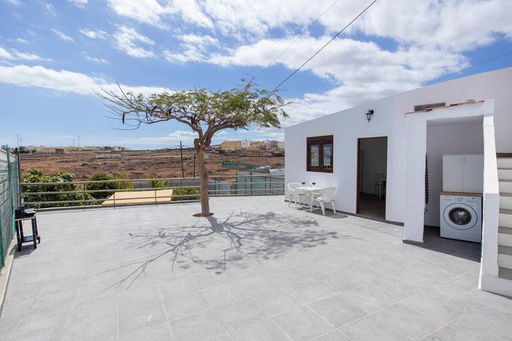 Chalet para 2 personas, con piscina además de terraza y jardín en Gran Canaria - 2