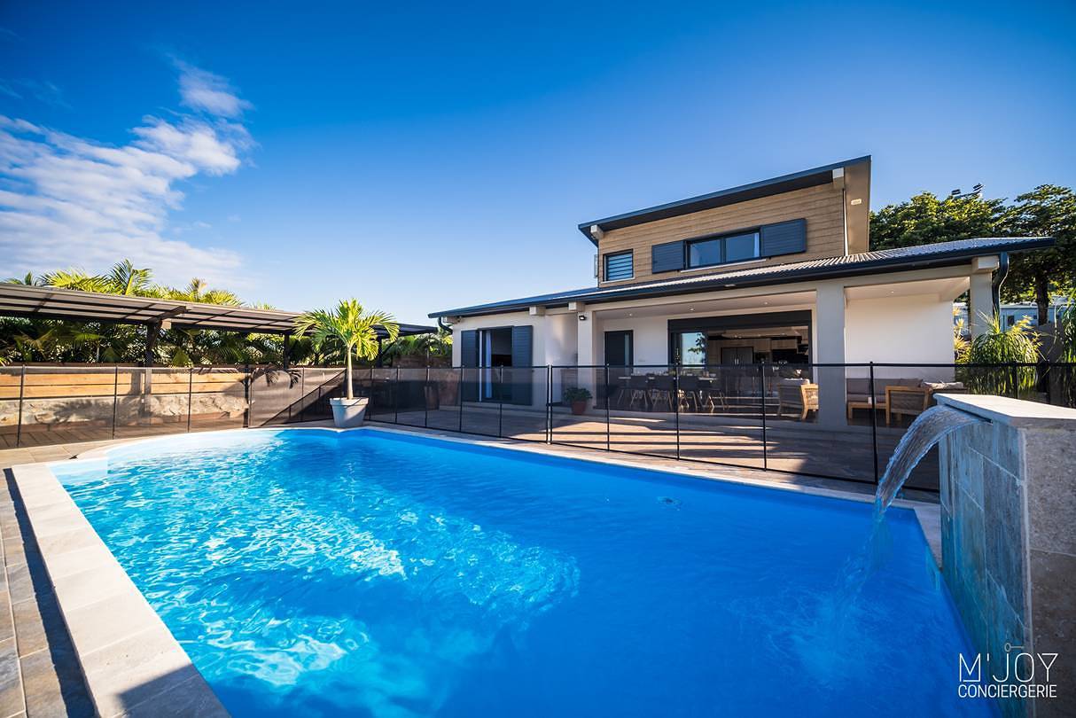 Ganze Ferienwohnung, Ferienwohnung für 8 Personen mit Pool in L'Étang-Salé, La Réunion
