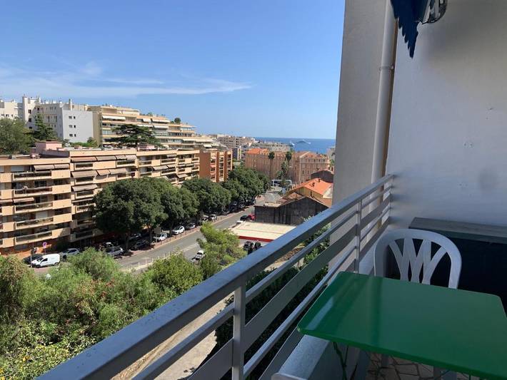 Gîte pour 4 personnes, avec vue et balcon dans Chateau Et Parc Vallombrosa Cannes