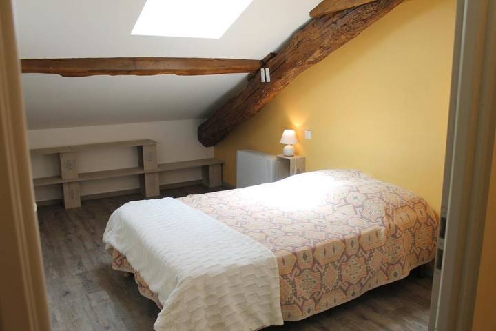 Gîte pour 6 personnes, avec vue ainsi que jardin et piscine à Saint-Sylvestre-sur-Lot - 4