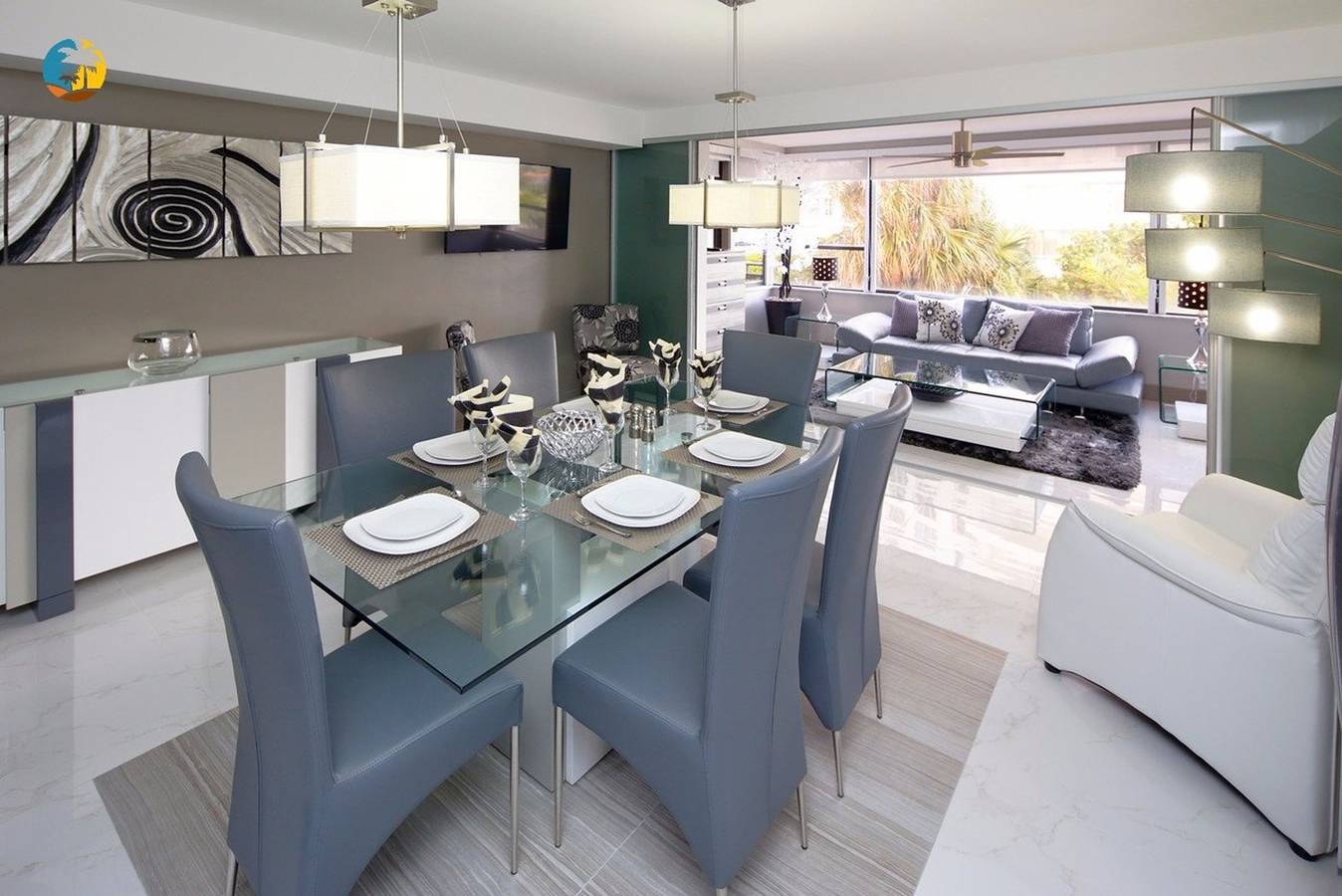 Entire apartment, Family Friendly Modern Beachfront Apartment - 519 in Miami Beach, Florida