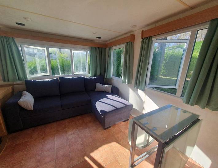 Location de vacances pour 7 personnes, avec Terrasse ainsi que Jardin et Piscine à Égletons - 2