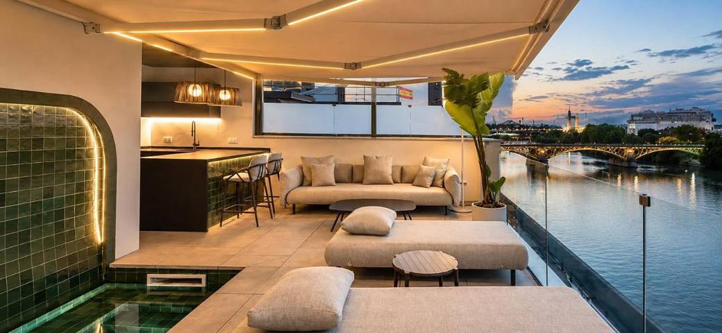 Villa für 8 Personen, mit Balkon und Terrasse sowie Pool und Ausblick in Sevilla