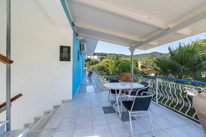 Studio-appartement 'Alex Bar Apartment 11' met zeezicht, Wi-Fi en airconditioning in Sarakiniko Strand, Preveza periferie-district
