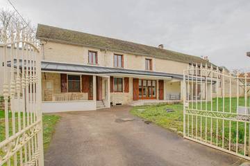 Gîte pour 10 personnes, avec jardin et jacuzzi dans Arrelles