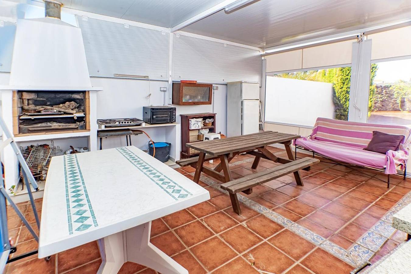 Villa 'Daniela' with Shared Pool, Wi-Fi and Air Conditioning in Retamar, Almería