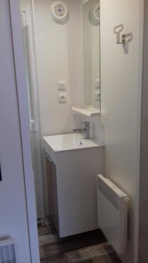 Location de vacances pour 2 personnes, avec jacuzzi et sauna ainsi que jardin et terrasse à Ploemel - 3