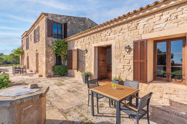 Apartamento entero, Apartamento vacacional "Es turo de Cabrera" con jardín, piscina y aire acondicionado in Ses Salines, Costa de Mallorca