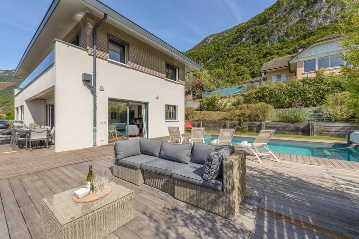 Villa pour 7 personnes, avec piscine et vue sur le lac ainsi que jardin et terrasse sur le Lac d'Annecy - 4