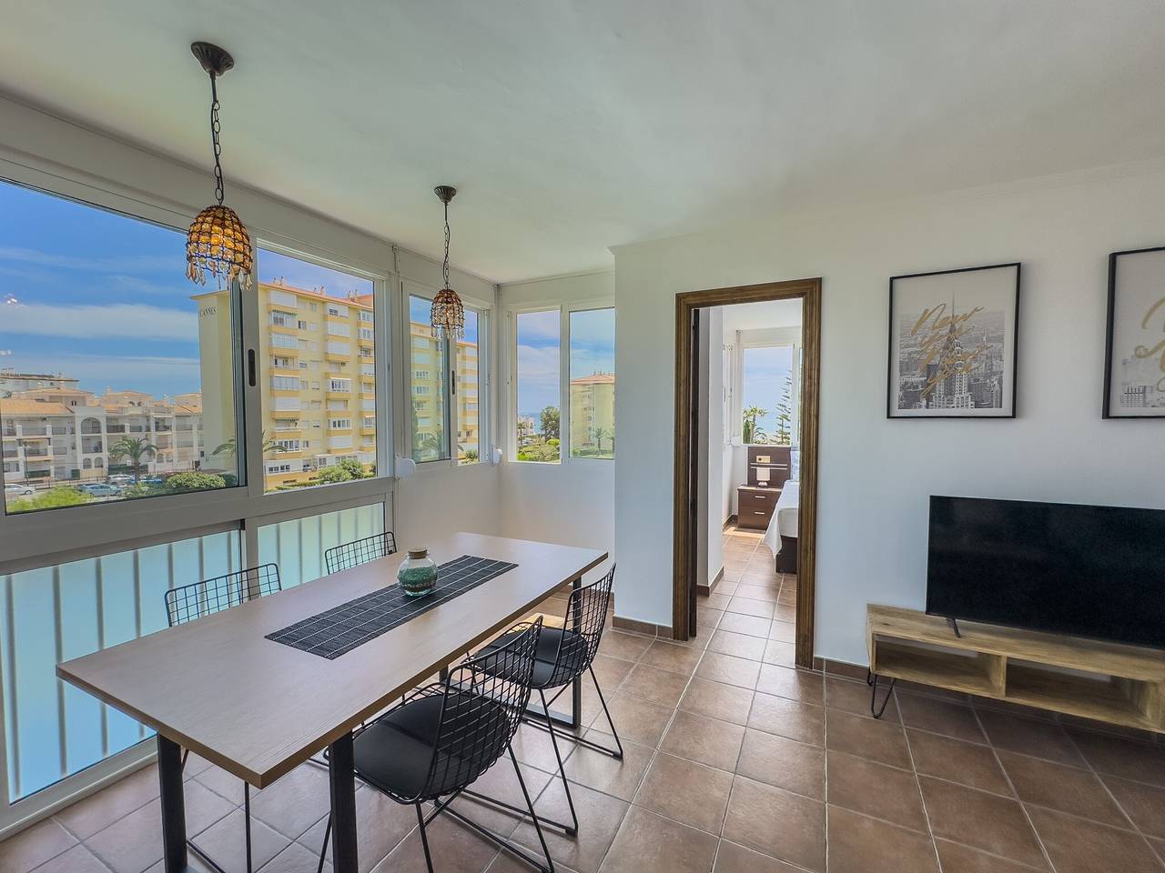 Apartamento entero, Apartamento 'Sol and Sea A121' con vistas al mar, Wi-Fi y aire acondicionado in Torrox Costa, Torrox