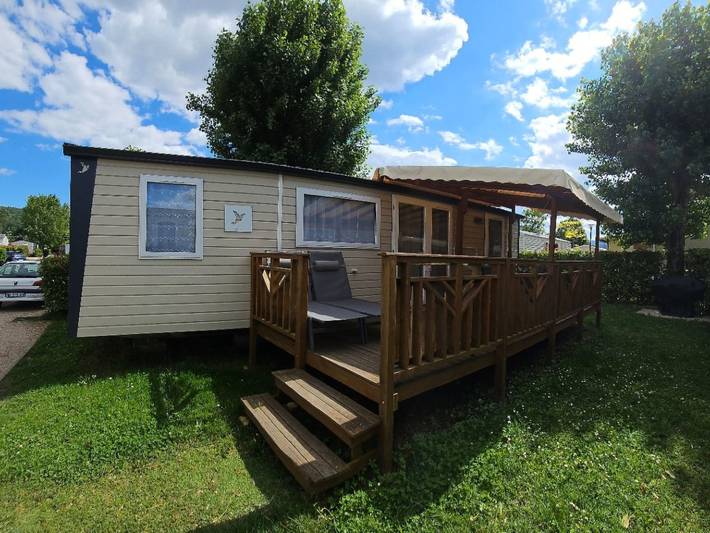 Gîte pour 6 personnes, avec Terrasse ainsi que Jardin et Piscine à Condrieu