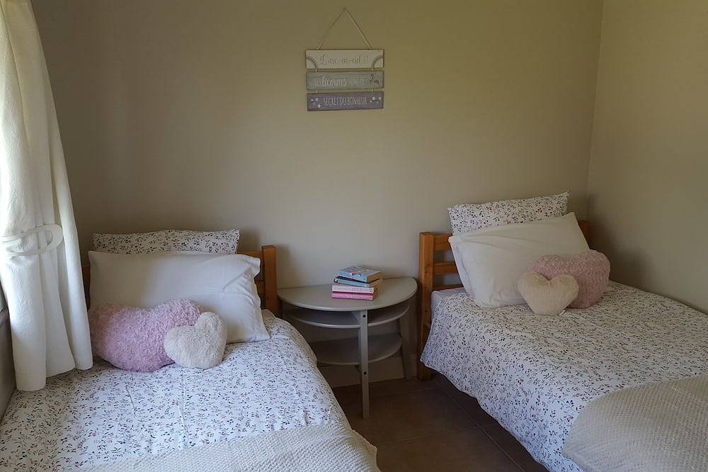Coach House pour 6 personnes avec piscine partagée chauffée dans un cadre magnifique rural in Camors, Région de Lorient