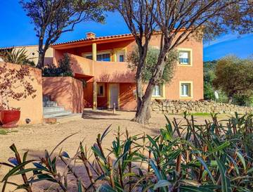 Gîte pour 4 personnes, avec jardin à Coti-Chiavari