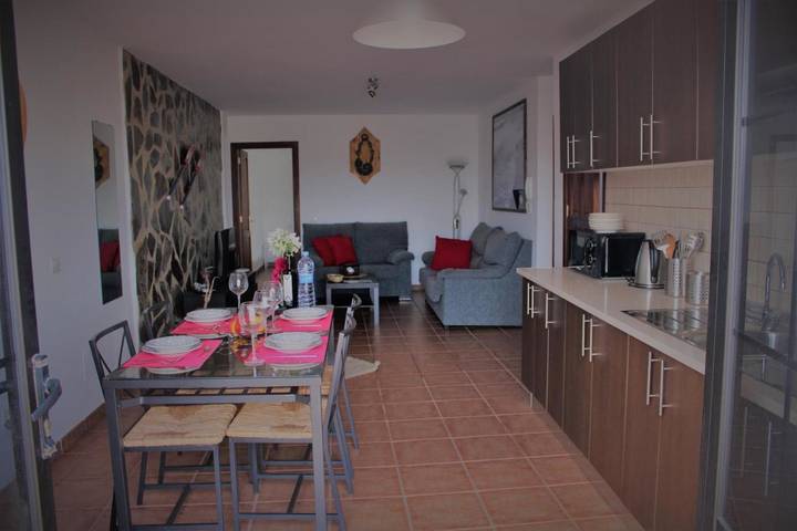 Gîte pour 4 personnes, avec terrasse et vue à La Santa - 4