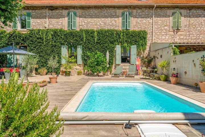 Chambre d'hôtes « Aux Portes Des Alpilles » avec piscine partagée, Wi-Fi et climatisation in Saint-Martin-de-Crau, Côte méditerranéenne (France)