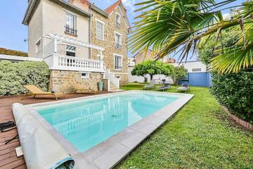 Cottage pour 10 personnes, avec jardin ainsi que piscine et terrasse à Vaires-sur-Marne