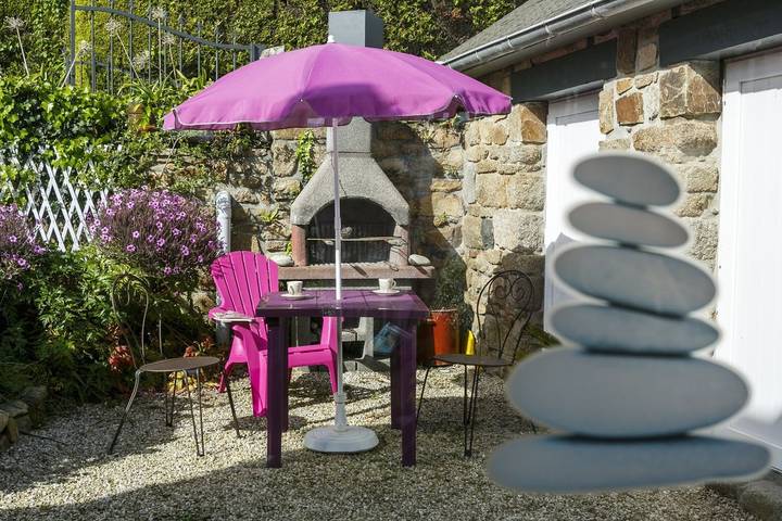 Gîte pour 2 personnes, avec jardin et terrasse à Trévou-Tréguignec - 2