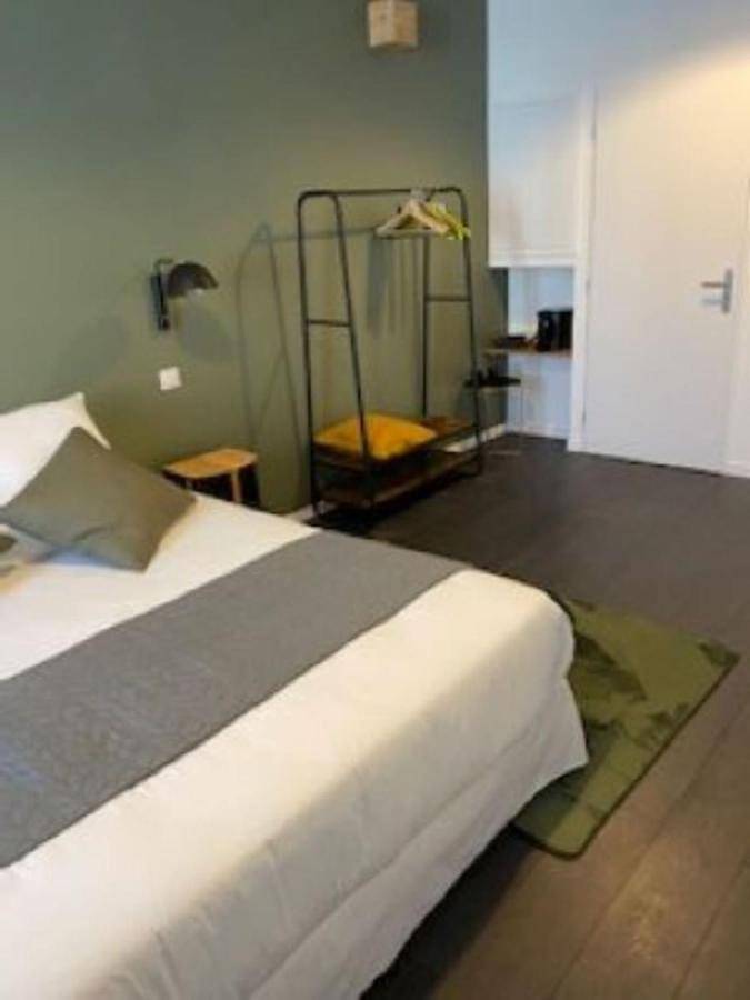 Double Room with Private Bathroom in Dijon, Dijon en omgeving