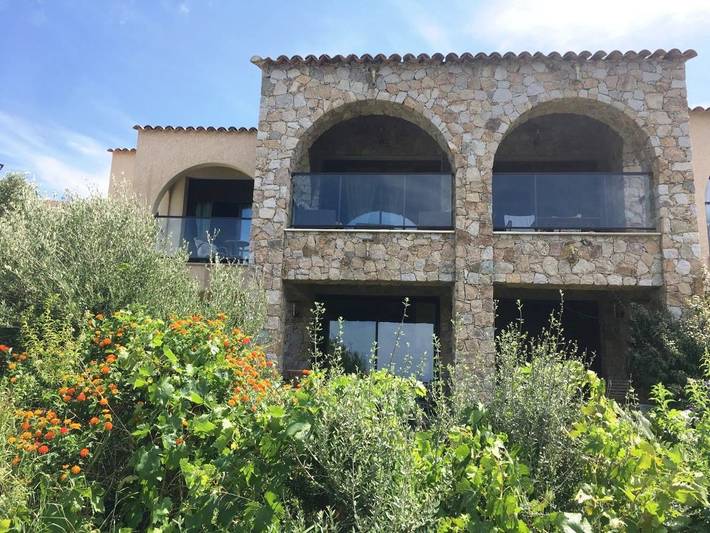 Maison d’hôte pour 12 personnes, avec terrasse ainsi que jardin et piscine, animaux acceptés en Corse - 2