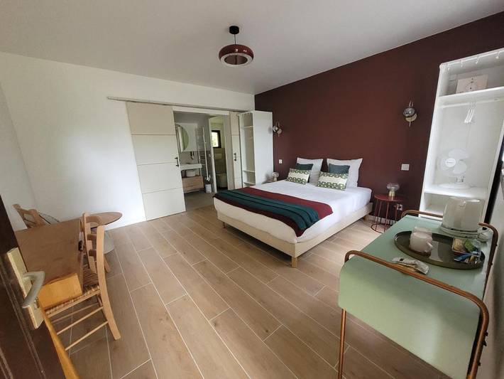 Location de vacances pour 2 personnes, avec vue ainsi que piscine et jardin, animaux acceptés à Mortagne-sur-Gironde - 4