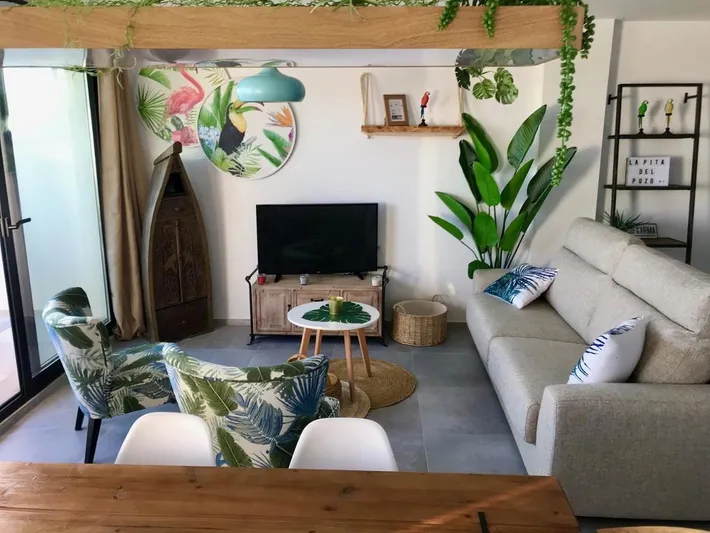 Apartamento de vacaciones para 6 personas, con balcón además de vistas y piscina - 1