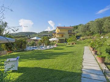Ferienhaus für 8 Personen, mit Balkon und Garten in Italienische Riviera