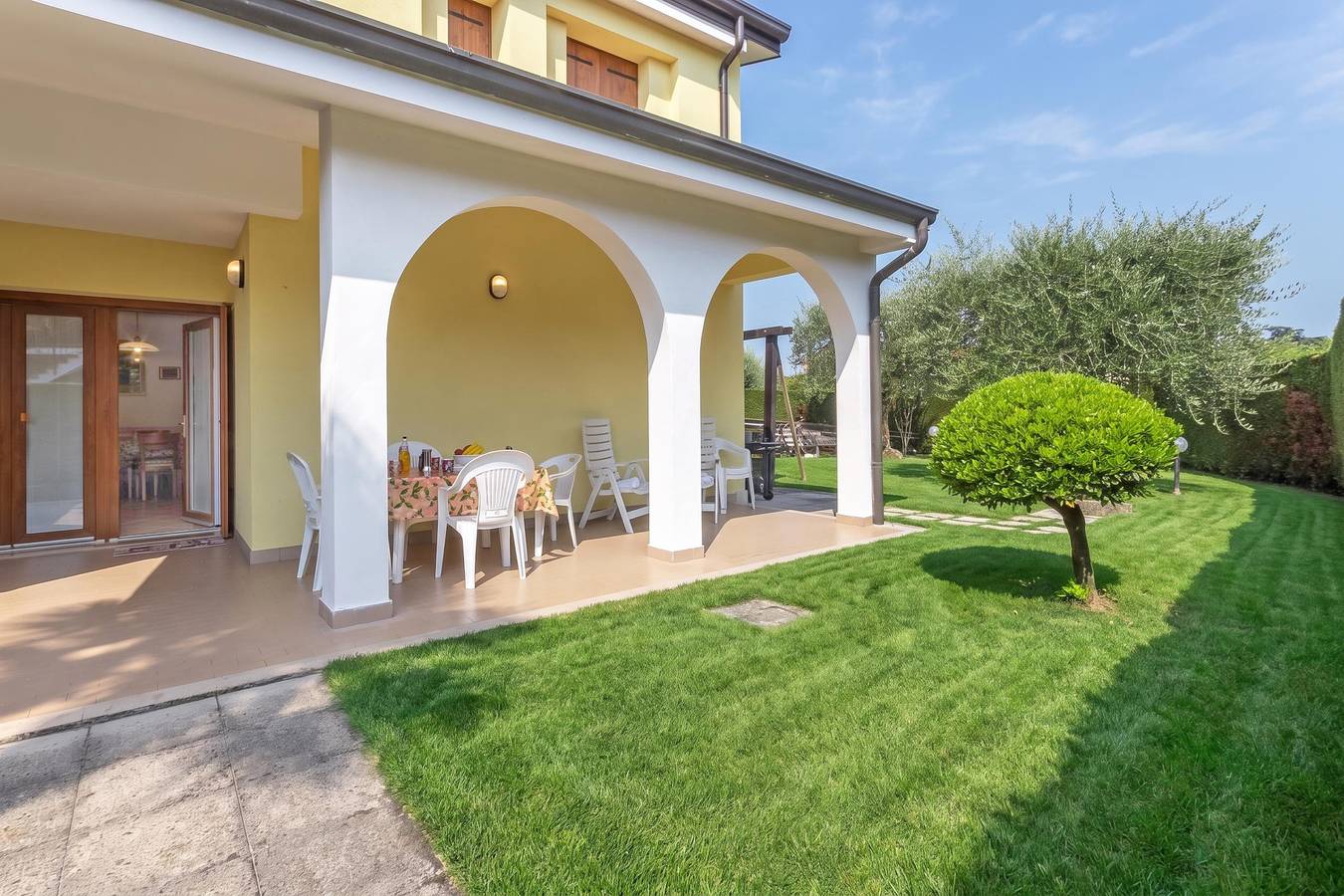 Casa Zini- Garden Flat with Shared Pool in Colà, Lazise