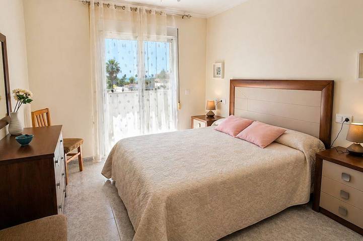 Apartamento entero, Apartamento con vistas al mar, aire acondicionado, Wifi y a 150m de playa in Benicarló, Costa del Azahar