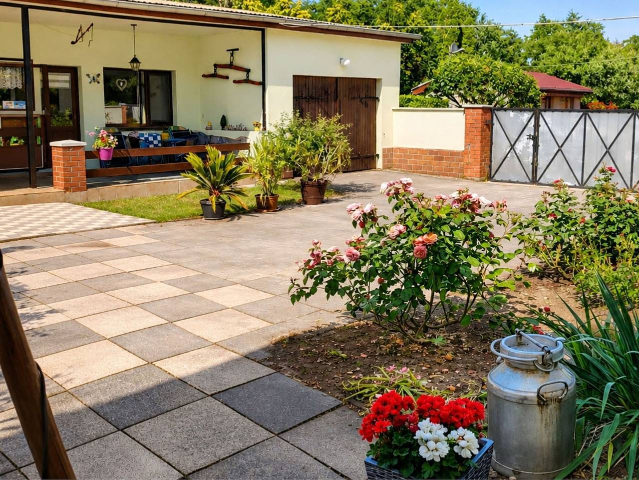 Bungalow am Hellbach Xl im Ostseeland - 2-Raum-Bungalow mit Terrasse/rechts (50m², max. 3 Pers.) in Neubukow, Neubukow-Salzhaff