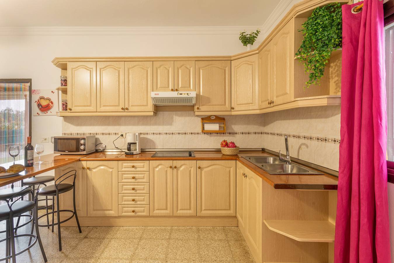 Casa Vacacional 'Vivienda 1' con Vista a la Montaña, Piscina Compartida y Terraza Privada in San Bartolomé de Tirajana, Gran Canaria Sur