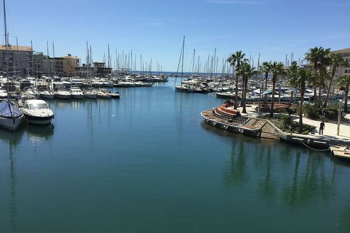 Location de vacances pour 4 personnes, avec jardin et terrasse dans Fréjus Plage