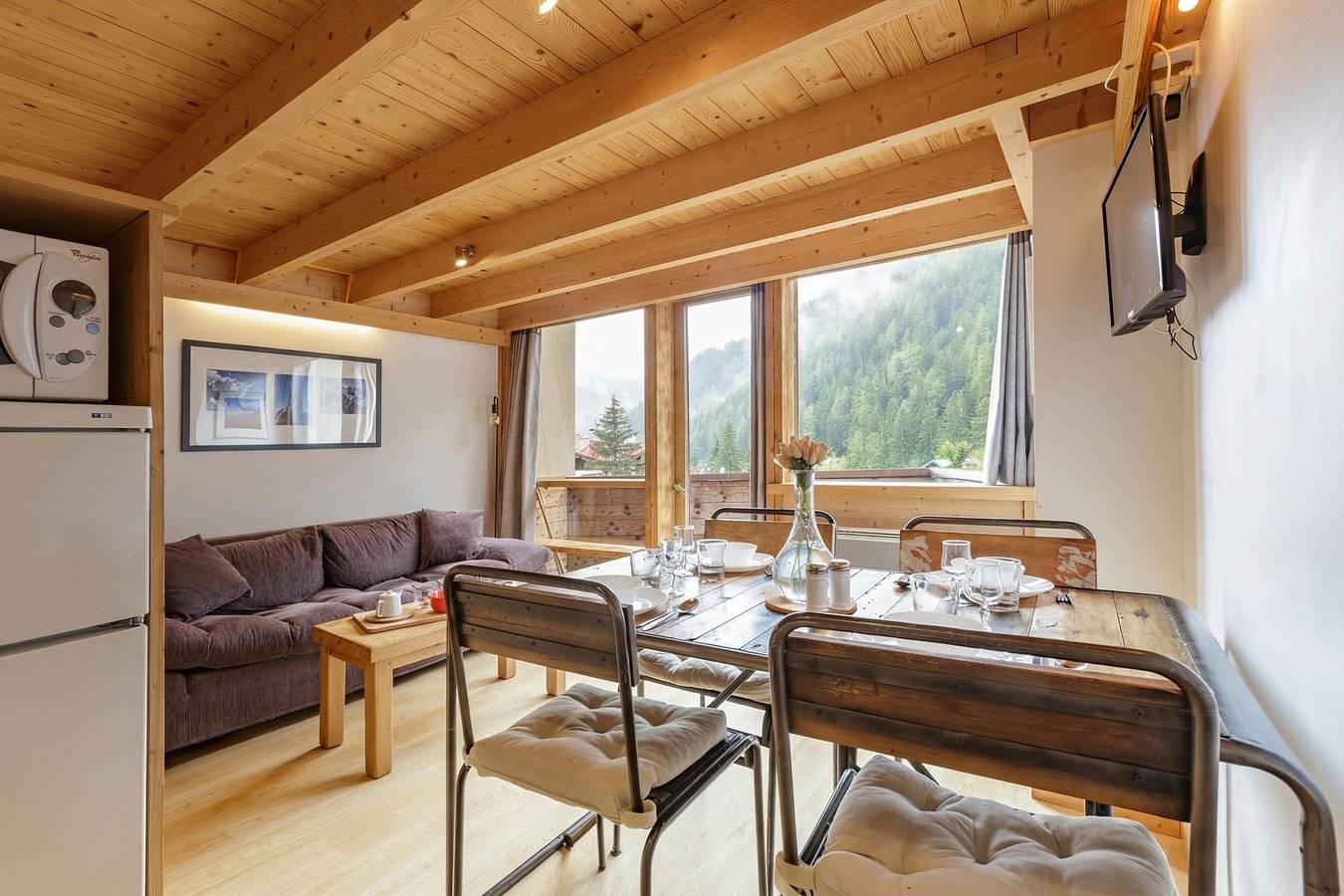 Appartement entier, Grand Roc C403 280m from Slopes, View, Parking & Wifi in Argentière, Chamonix-Mont-Blanc