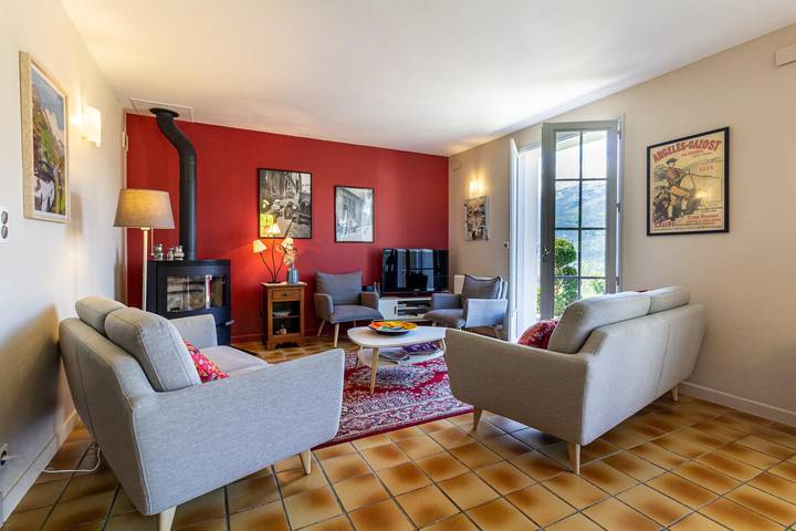 Gîte pour 12 personnes, avec terrasse et jardin, animaux acceptés à Préchac - 3