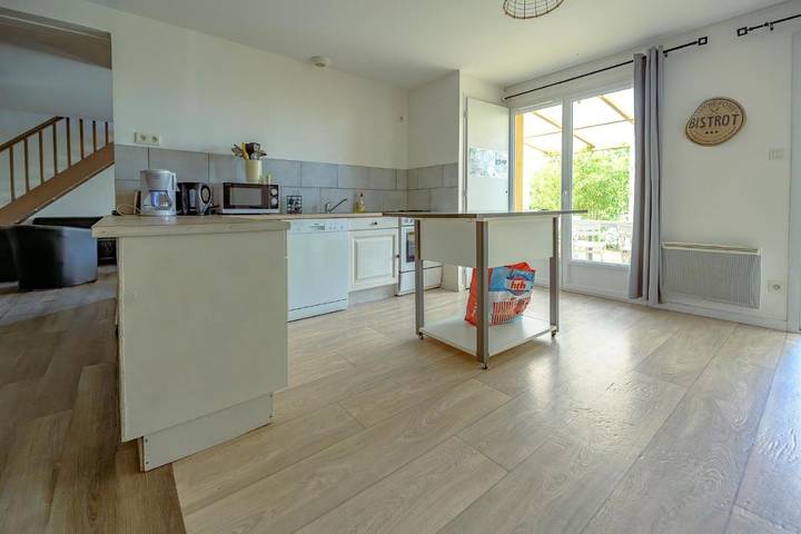 Location de vacances pour 20 personnes, avec vue et jardin ainsi que piscine et terrasse à La Réorthe - 3