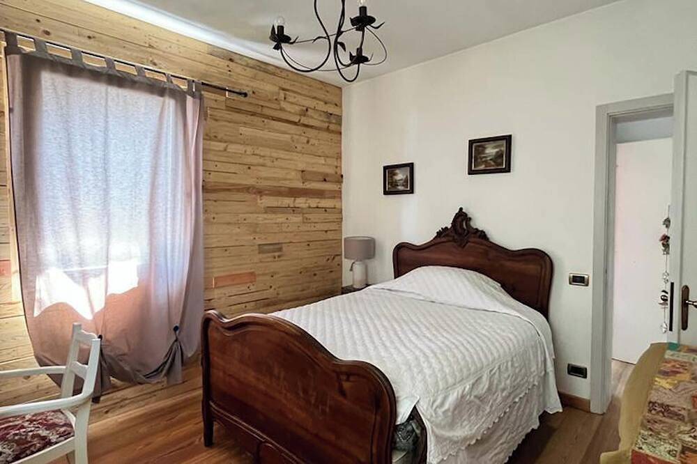 Entire apartment, Homerez - Apartment in Bassano del Grappa in Bassano del Grappa, Vicenza Province