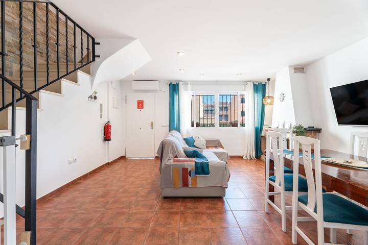 Casa de vacaciones 'Cozy Townhouse In Soneja' con vistas a la montaña, Wi-Fi y aire acondicionado in Soneja, Provincia de Castellón