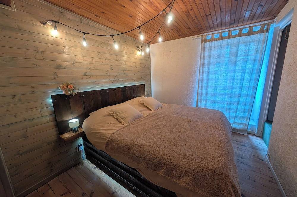 Large authentic Ossau Valley house, mountain views, 1h from Lourdes in Béost, Béarn