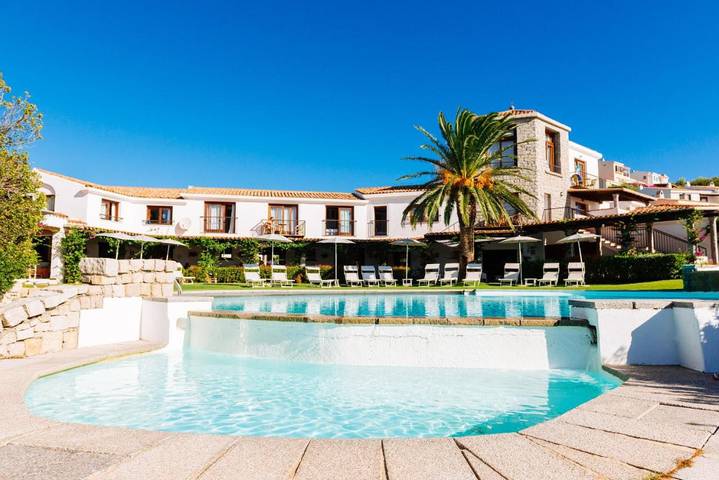 Hôtel pour 3 personnes, avec piscine ainsi que jardin et vue, animaux acceptés