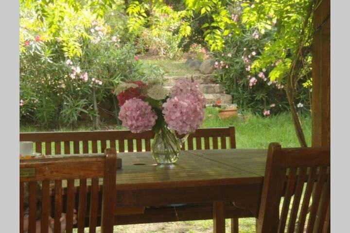 Location de vacances pour 10 personnes, avec terrasse et jardin à Cargèse - 4