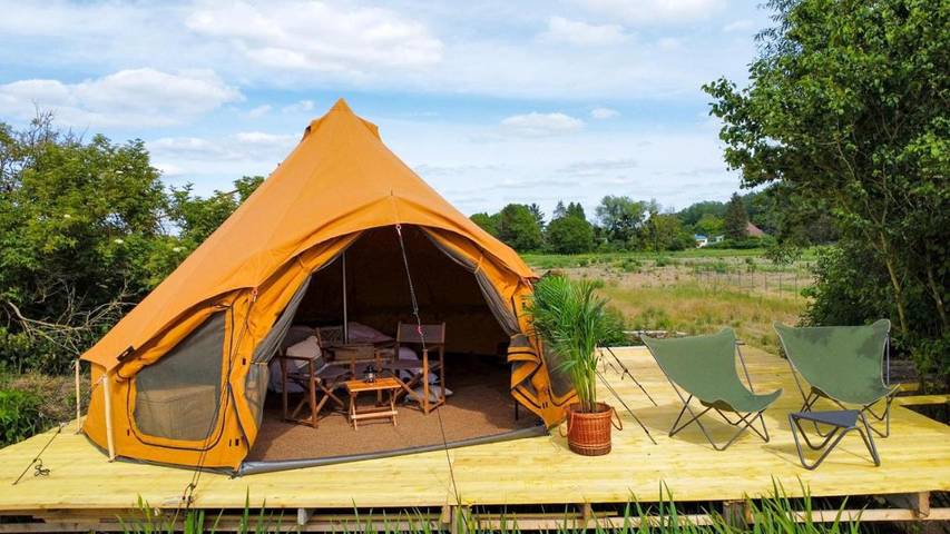 Tente pour 2 personnes, avec vue sur le lac et jardin ainsi que terrasse et vue dans Yonne - 2