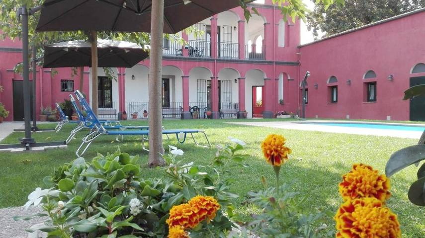 Location de vacances pour 6 personnes, avec Balcon et Terrasse ainsi que Jardin et Piscine à Santa Coloma de Farners