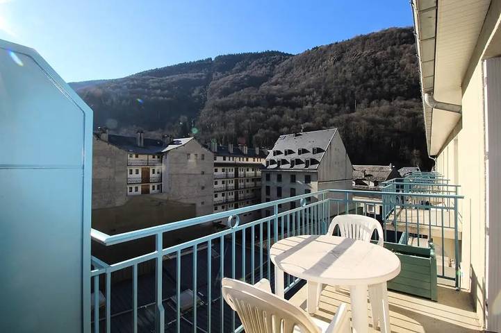 Gîte pour 7 personnes, avec vue et balcon, animaux acceptés dans Office de Tourisme de Saint Beat