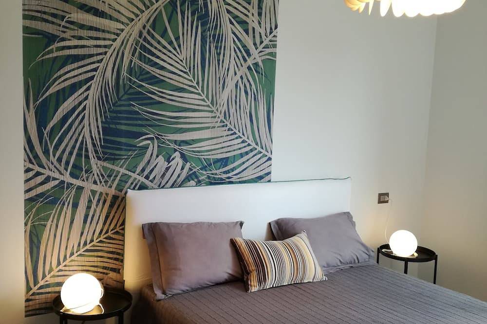 Entire apartment, Suite 51 Lake Maggiore Apartment with terrace 50 meters from the lake in Arona (Lago Maggiore), Comune di Arona