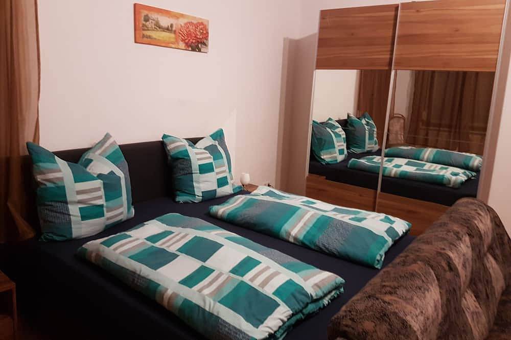 Ganze Wohnung, Radwanderer im Schlaubetal / und Monteure in Diehlo, Eisenhüttenstadt