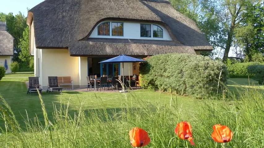 Ferienhaus für 9 Personen, mit Terrasse und Sauna sowie Garten, mit Haustier in Poseritz