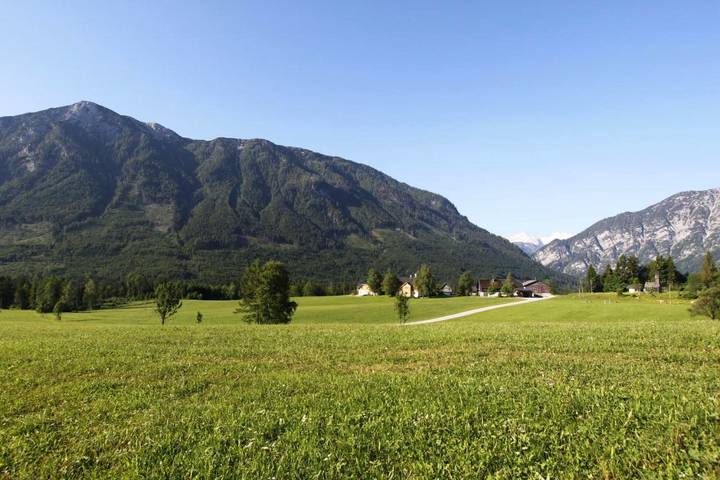 Ferienwohnung für 4 Personen, mit Balkon und Terrasse sowie Garten und Ausblick